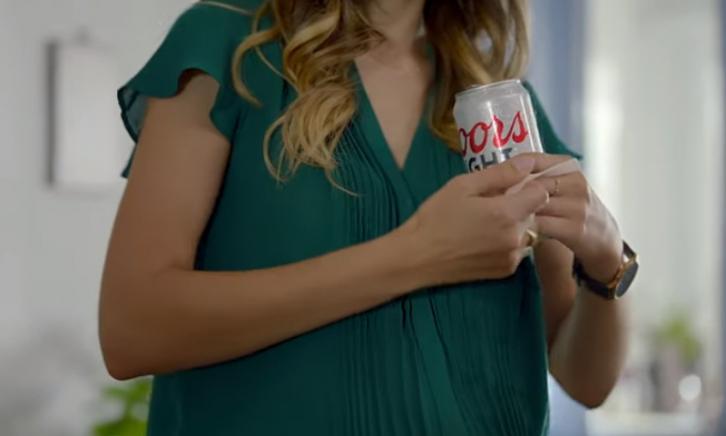 Bier voor vrouwen die hun bh uit willen doen Bier voor vrouwen die hun bh uit willen doen